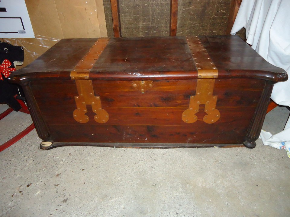 ANTIQUE MAHOGANY CEDAR/HOPE/BLA​NKET CHEST TRUNK