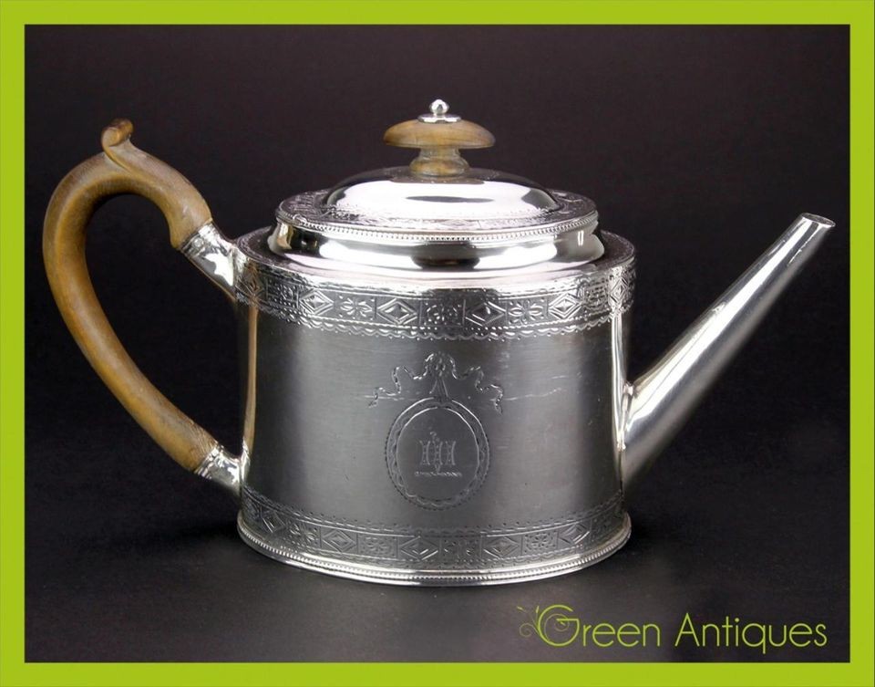 ANTIQUE 18thC GEORGE III SOLID SILVER TEAPOT, HESTER BATEMAN, LONDON c 