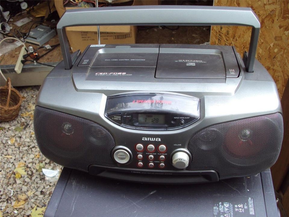 AIWA CSD FD89 Portable AMFM Boombox CD Cassette w/Tbass,3 mode eq 4 