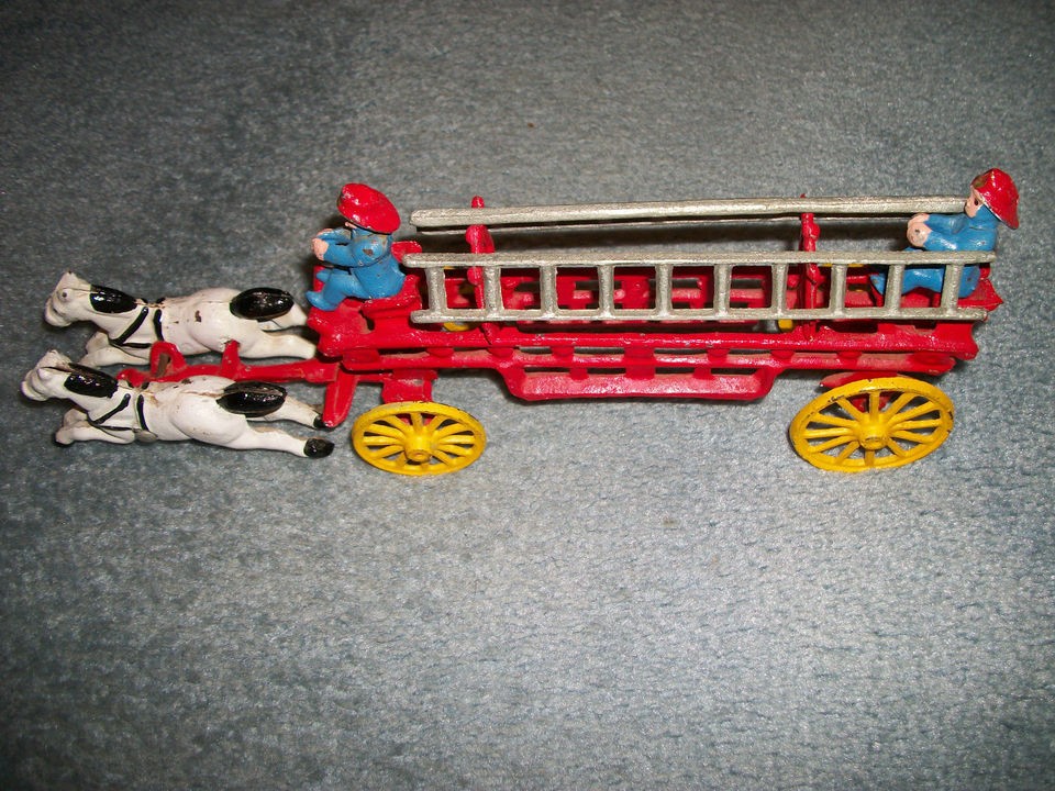 ANTIQUE CAST IRON FIRE TRUCK in Vintage & Antique Toys