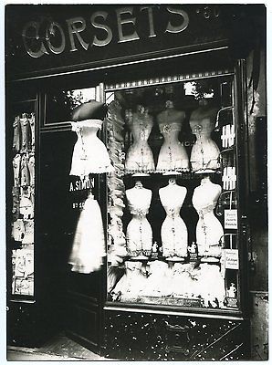 ATGET PHOTO PRINTED BY BERENICE ABBOTT 1930s CORSET SHOP WINDOW PARIS 