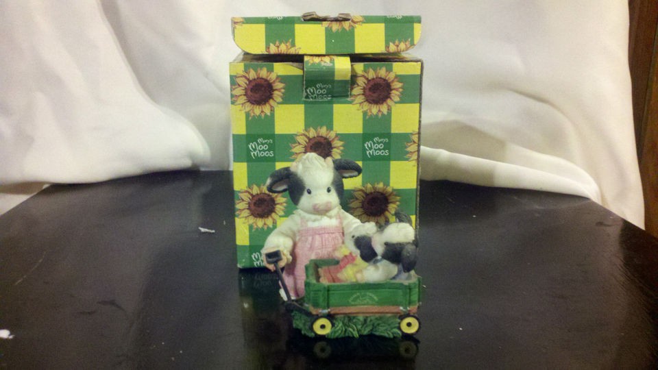   MOO MOOS ENESCO WEEEEE RIDE TOGETHER JOHN DEERE KIDS WAGON WE RIDE