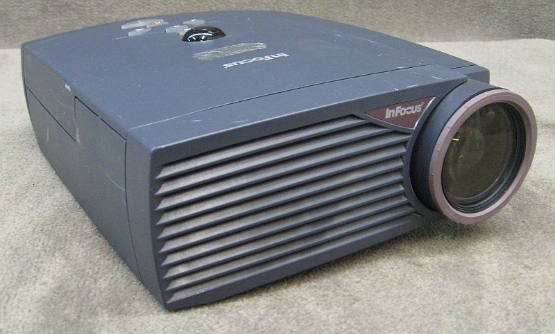 InFocus DLP Home Theater Projector LP425Z