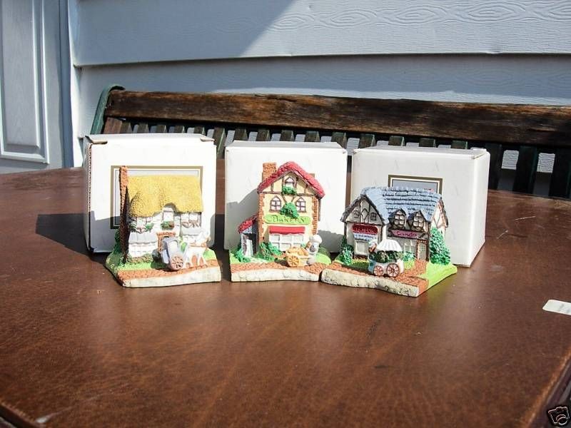 AVON EASTER SUNNY COTTAGE LANE  SET OF THREE  1984