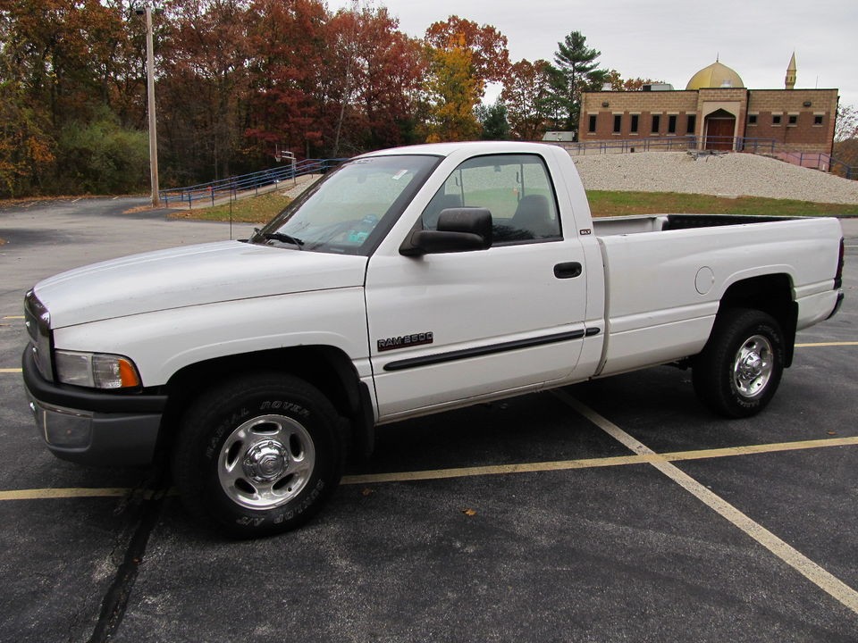 Dodge  Ram 2500 SLT 2001 Dodge 2500 diesel slt 24 valve 5 speed 166k 