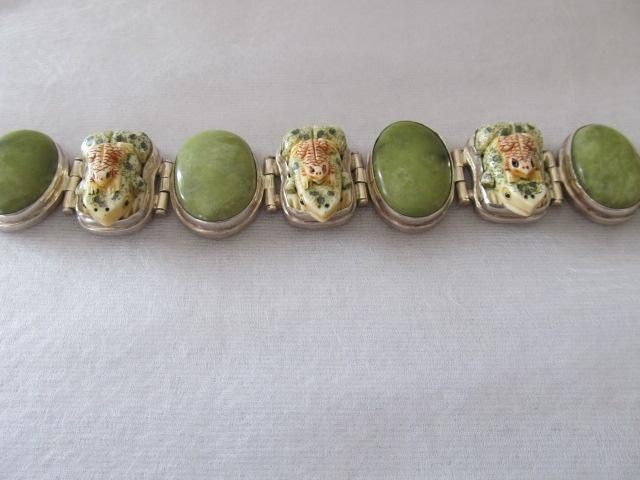   Export Jade & Carved Ox Bone Frogs Sterling Silver Link Bracelet