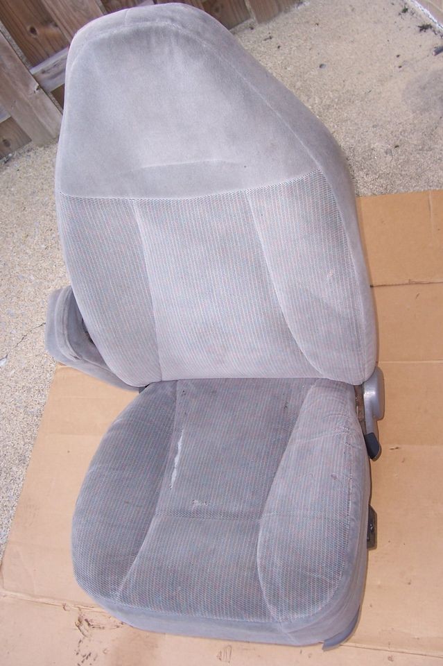 88 89 90 91 92 93 94 95 96 FORD F150 F250 F350 BRONCO DRIVERS SEAT