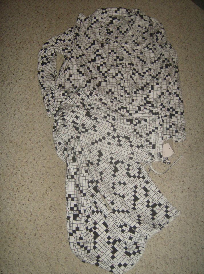 Cabernet White & Black Crossword Puzzle Lounge Classic Pajamas NWT 1X