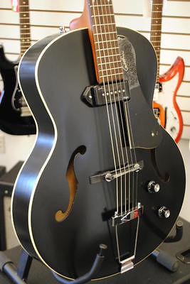 Godin 5th Ave Kingpin P90 Acoustic Elect​ric Guitar   Satin Black