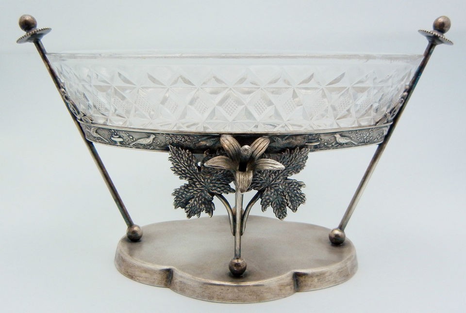 MERIDEN Silver Plate / Glass Aesthetic Centerpiece Bowl