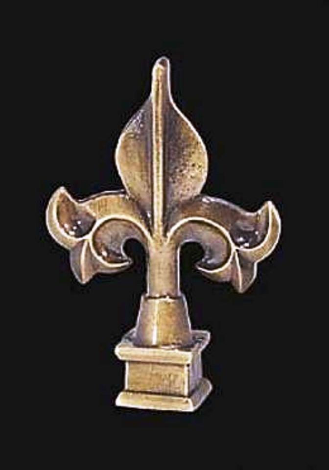 11027A   LAMP FINIAL FLEUR DE LIS 2 3/4 TALL OVERALL, ANTIQUE 