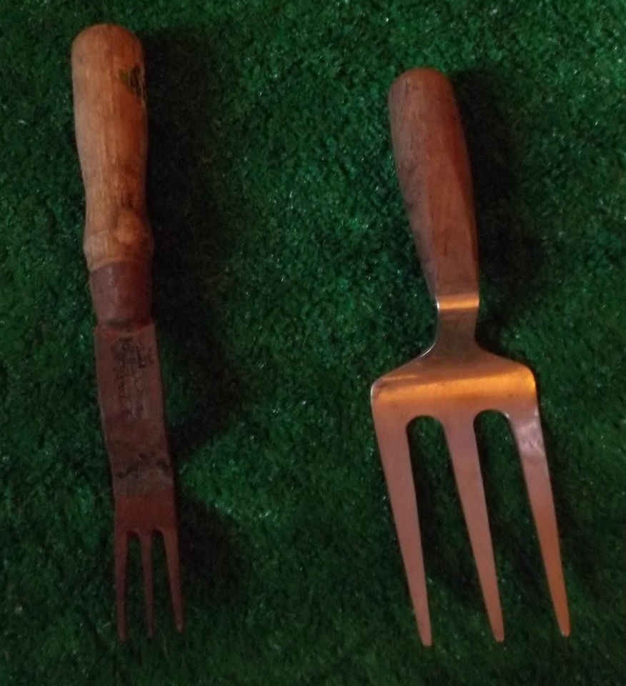 VINTAGE,LAWN,GARDEN,TOOL,TOOLS,WEED,BORDER,HAND,FORK,FORKS,METAL 