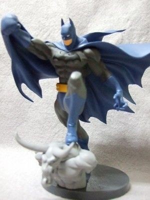 Japan TAITO Amusement Prize   BATMAN Standing on Gargoyle 8 Vinyl 