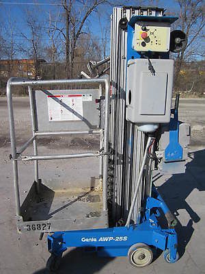 2004 GENIE AWP25S SINGLE MANLIFT SCISSOR LIFT AERIAL AWP VERTICAL JLG