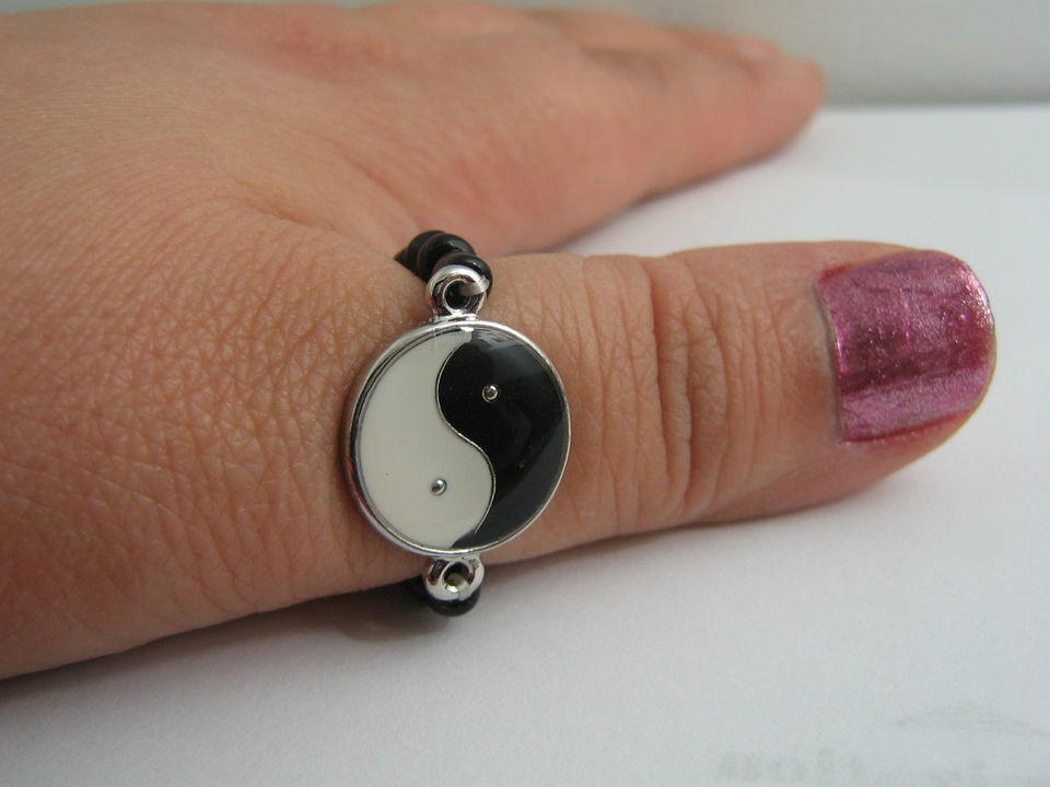   Feng Shui Ying / Yin Yang Charm, Beaded Stretch Thumb Finger Ring