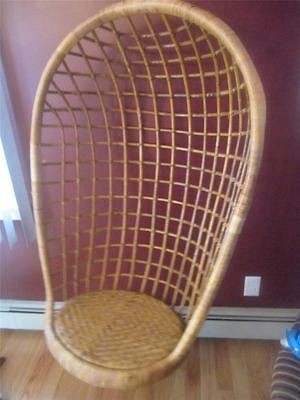 VINTAGE RETRO BAMBOO HANGING EGG SHAPED CHAIR GREAT CONDITION