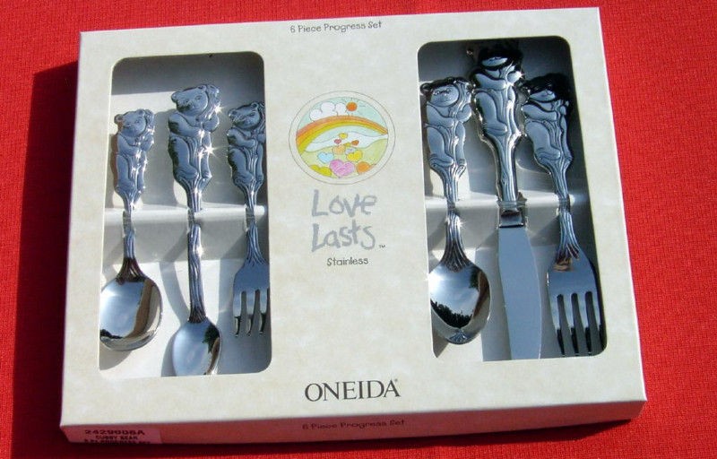 NEW ONEIDA CUBBY BEAR 6 PC BABY / CHILD FLATWARE SET