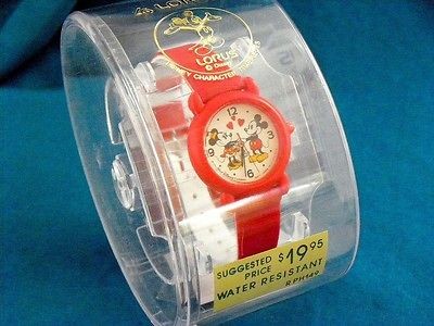   LORUS by Seiko MICKEY AND MINNIE MOUSE LOVE WATCH IN DISPLAY CASE