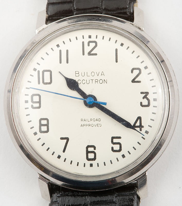 VINTAGE USED BULOVA ACCUTRON 214 RAILROAD APPROVED MANS WATCH 