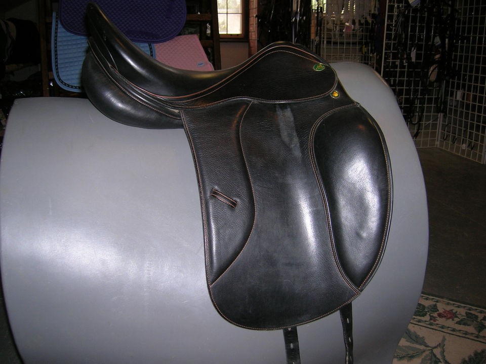 Used PRESTIGE Grand Dressage saddle, 17 1/2, med. tree, excellent 