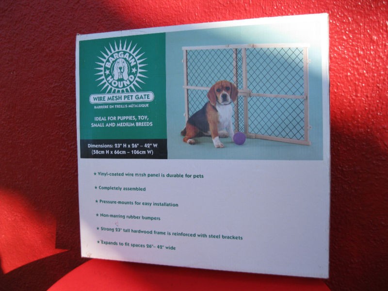 NIB Expandable Baby Child Pet Safety Gate Fence 106CM