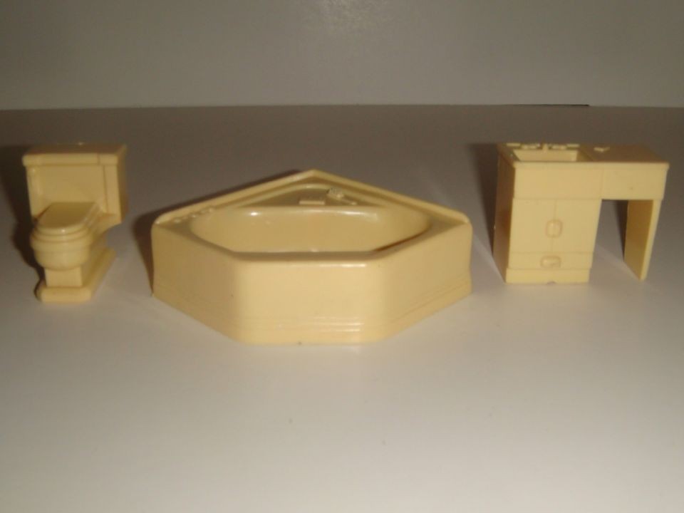   3pc Lot Dollhouse Furniture Bathroom Sink Garden Corner Tub Toilet