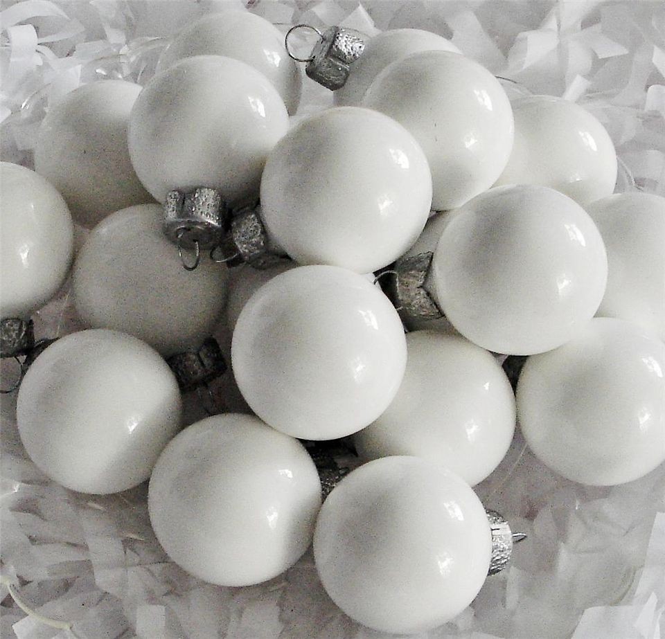 12 Polar Snowdrift White GLASS Ball FEATHER TREE Christmas Wreath 