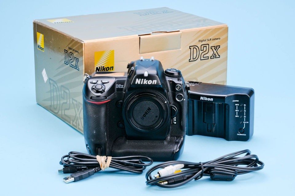 Nikon D2X 12.4 MP Digital SLR DSLR Camera Body #998 FREE SHIP 6 MO USA 