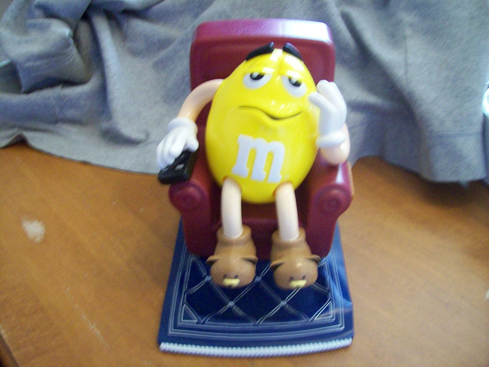   CANDY DISPENSER 1999 LA Z BOY YELLOW PEANUT IN RECLINING CHAIR