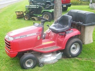 honda tractor in Yard, Garden & Outdoor Living