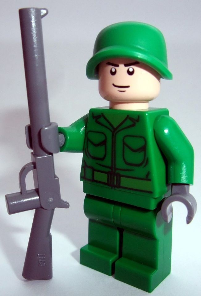 Lego MINIFIGURE   ARMY MAN / SOLDIER / GREEN UNIFORM WITH HELMET AND 