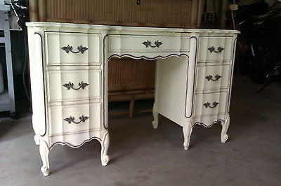 VINTAGE FRENCH PROVINCIAL DESK by DIXIE FURNITURE/ AMERICAN MADE 