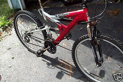 Magna Excitor 21 Speed Bicycle Red 26  Mountain Bike