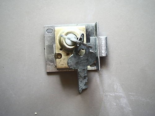 VINTAGE FLAT KEY MAILBOX LOCK  BOMMER IND.