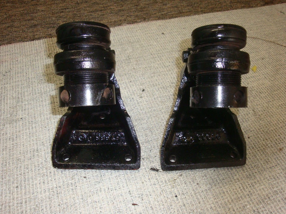   Volvo Penta OMC Chrysler Crusader Engine Motor Mount Pair 97938