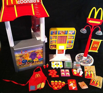 2001 Mattel Barbie Doll McDonalds Fun Time Restaurant Playset Toy 