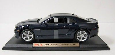   Camaro SS RS Diecast Model Car   Maisto   118 Scale   Navy Blue