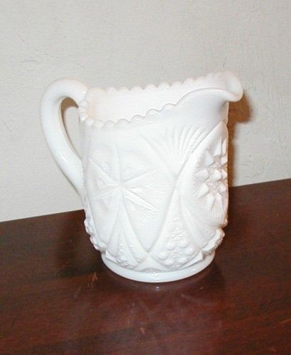 kemple milk glass in Milk White