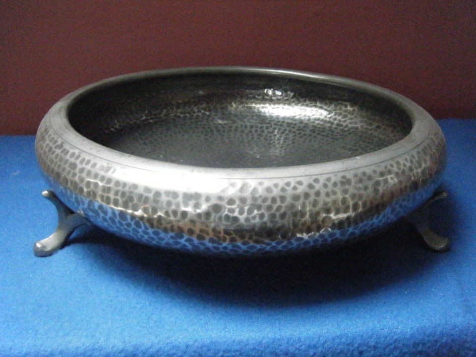 Craftsman hammered pewter fruit bowl, Viners of Sheffield,