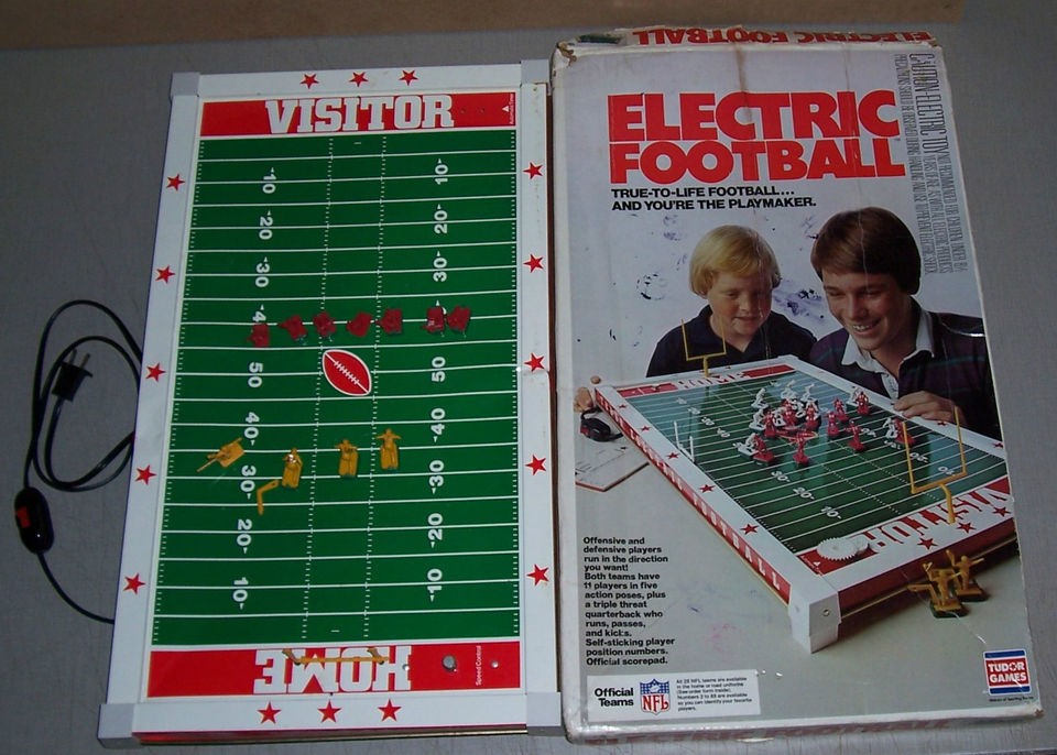 VINTAGE RETRO TUDOR GAMES NFL ELECTRIC FOOTBALL GAME