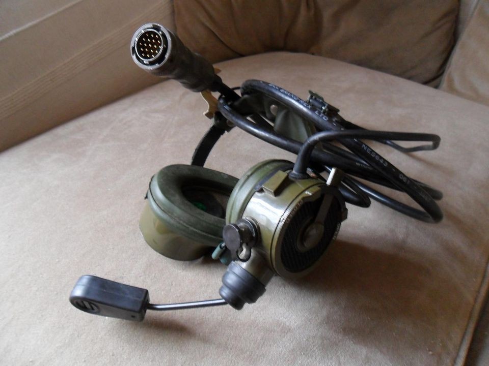 UK BRITISH ARMY Racal Acoustics HEADSET & MIC Z42   USED