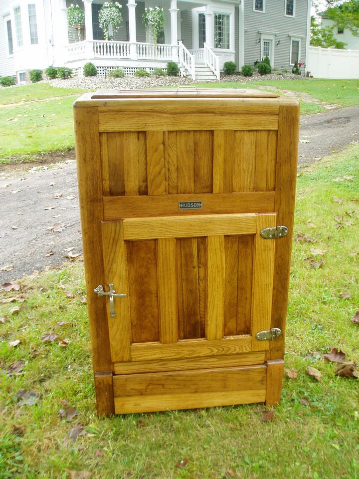 SWEET LARGE ANTIQUE HUDSON OAK ICE BOX READY TO DISPLAY AND ENJOY