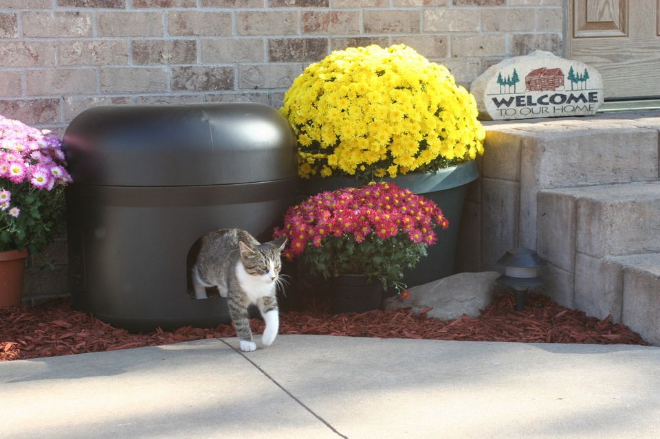 The Kitty Tube Fully insulated outdoor cat house.