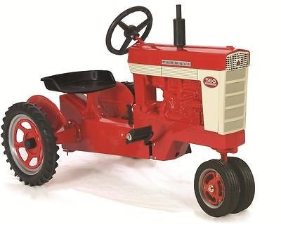 Farmall 560 Pedal Tractor W/Spoke Rims NIB Made In USA Unassembled