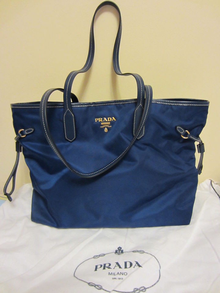 burberry nylon tote in Handbags & Purses