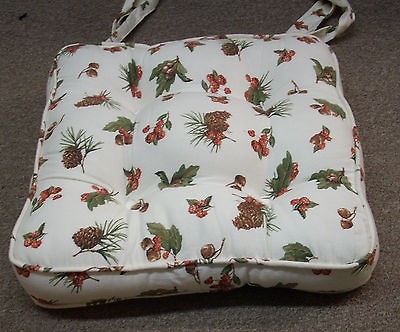 WOOLRICH PINECONE PINE CONES, OAK LEAVES & ACORNS BOXED CHAIRPAD WITH 