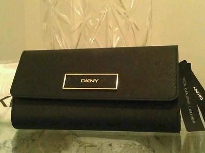 dkny clutch in Womens Handbags & Bags