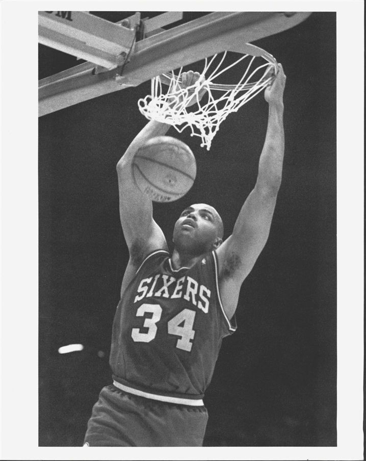 1990 Philadelphia Sixers Charles Barkley shooting over Brickowski 