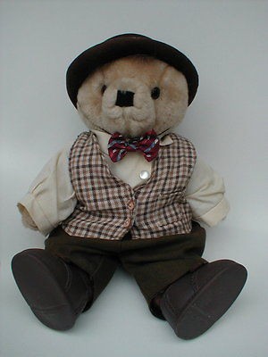 BEAR IN MENS CLOTHING   1992 TENDER HEART TREASURES BRAND 