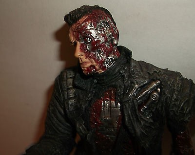 Terminator 3 Figure T3 Arnold Schwarzenegger Movie Maniacs End Battle 